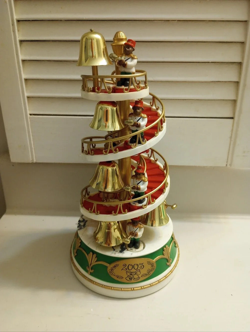 Avon 2003 Spiral Staircase With Bears/Bells - Display Piece Only Does Not Chime